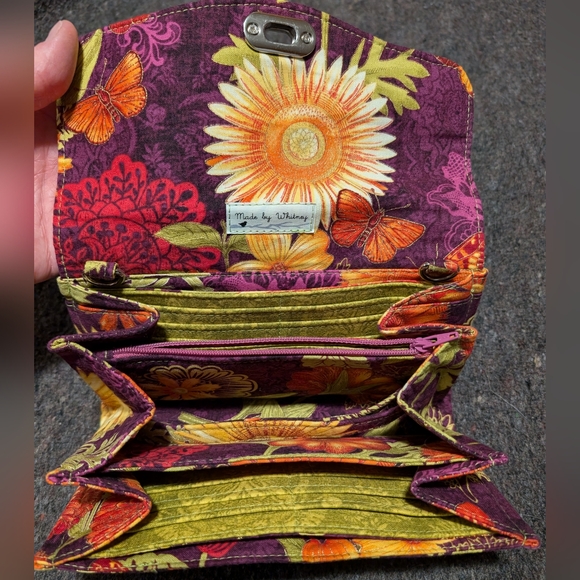 Beautiful Handmade Tri-fold Wallet - Picture 3 of 6